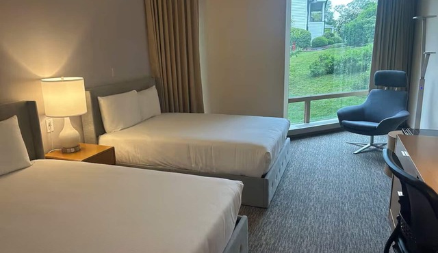 Elegant Boutique Escape Near Shops and Restaurants