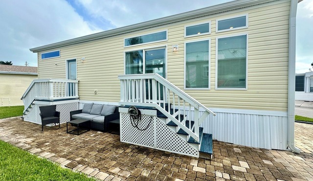 Enjoy paradise in this amazing 1 bedroom 1 bath beach bungalow.