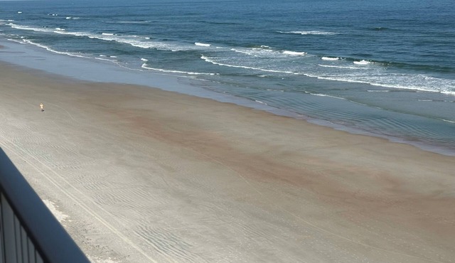 Enjoyable 3-bedroom condo with AC in charming Ponce Inlet beach