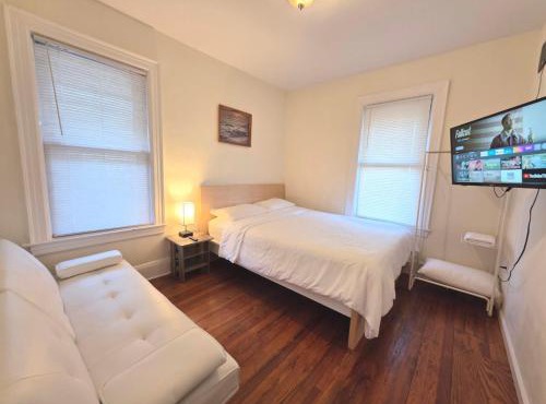 Entire Beautiful 1BR for You! [R]