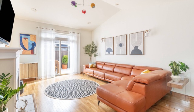 MAJOR INTERNATIONAL SPORTING EVENT 2026 3BR + Daybed Midway | Near Seattle & Vancouver