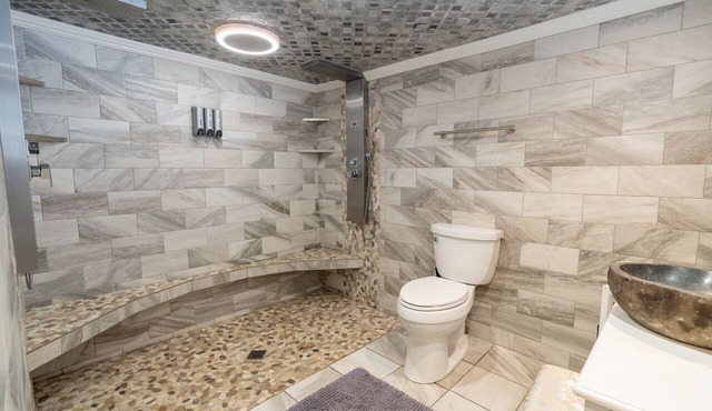 Florida Room: Walk DNTN - Studio - Lux Bath - Pet Welcome