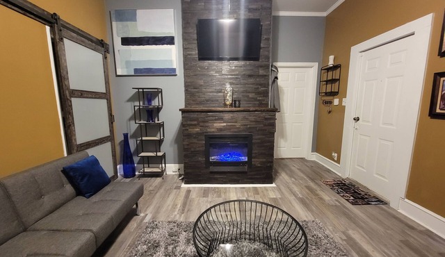 Great Cozy Residential House Near Restaurant and Brewery and Live Entertainment