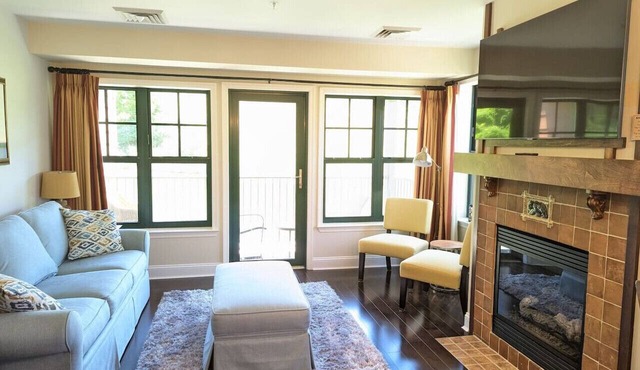 Great Views 2 Bed 2 Bath Updated