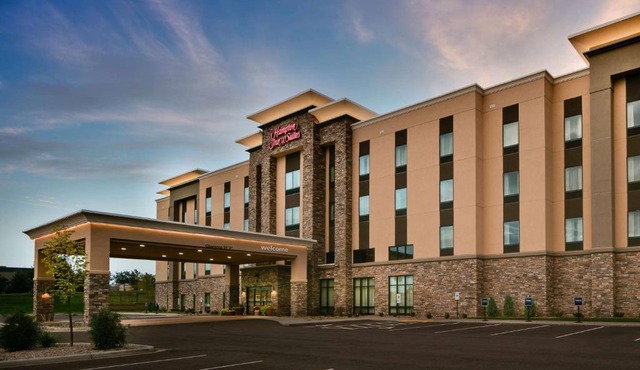 Hampton Inn & Suites-Hudson Wisconsin