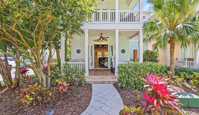 Happy Daze: Prime Location, Pool, Tiki Bar and Marina Access 🍹🌴