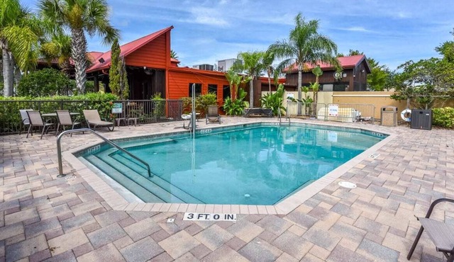 Harley Retreat Close to Beach, Onsite Pool, WiFi