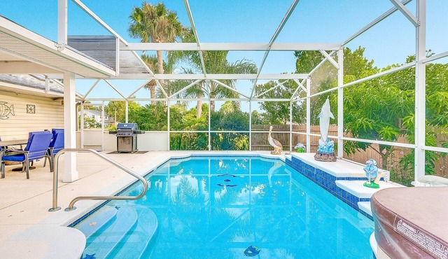 Heated Pool & Fire Pit-Coastal Cottage