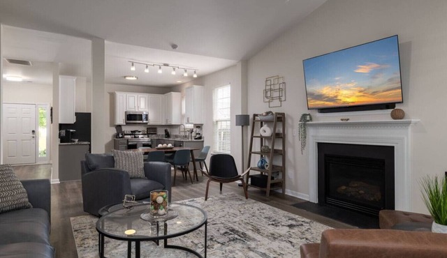 High Point`s Gem! Group Friendly! Five Bedrooms!