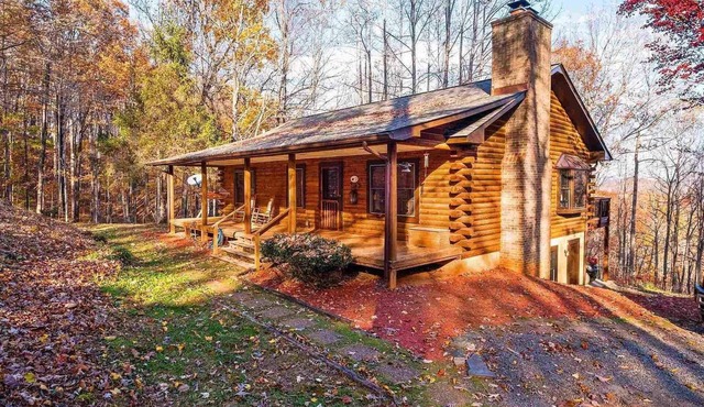 Hike-Nap-Sip-Repeat! 5-Star Shenandoah Cabin w/WOW Views Lovingston VA