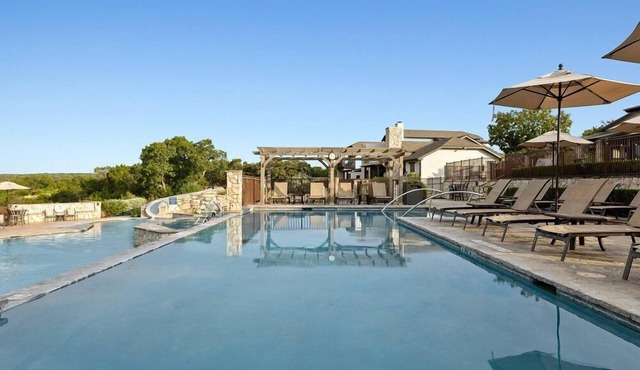 Hill Country | Group Nature Retreat | Pool + Trails | 3BR Sleeps 10