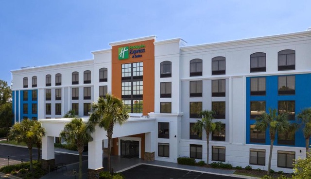 Holiday Inn Express & Suites Jacksonville South East - Medical Center Area by IHG