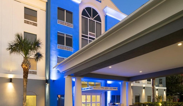 Holiday Inn Express St. Petersburg North/I-275 by IHG