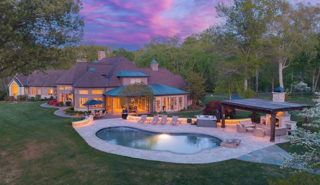 Holly Pointe Estate, Sleeps 25+ Pool, Pickle Ball
