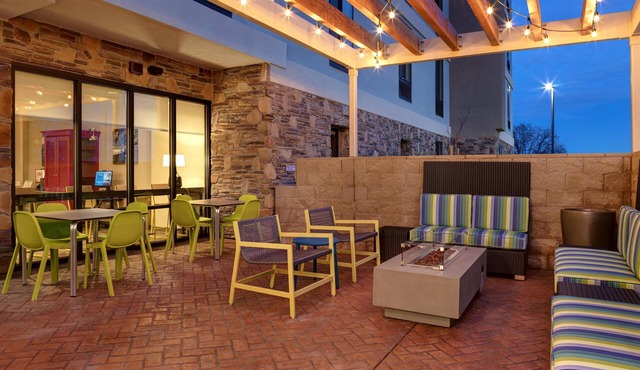Home2 Suites By Hilton Redding