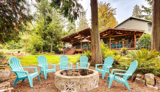 Hot Tub & Fire Pit Access! Peaceful Renton Retreat