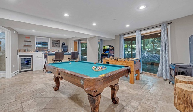 Hot Tub|Game Room|Dog Friendly|Fire Pit|Mins>JFBB