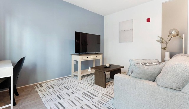 Landing | Amazing 2BD, Gym, Game Room