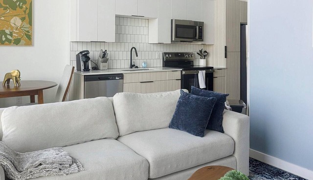 Landing | Amazing Studio, Courtyard, Gym