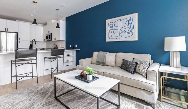 Landing | Beautiful 1BD, Rooftop Lounge, Gym