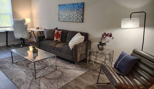 Landing | Chic 2BD, Pool, Gym