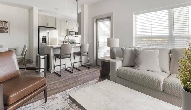 Landing | Chic 2BD, Pool, Game Room
