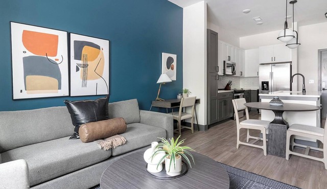 Landing | Stunning 1BD, Gym, Rooftop Lounge