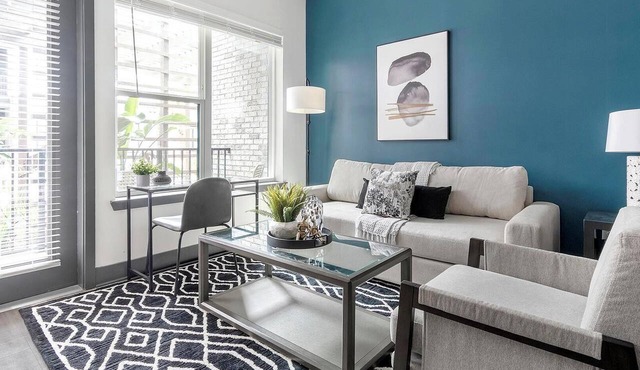 Landing | Stunning 1BD, Gym, Rooftop Lounge