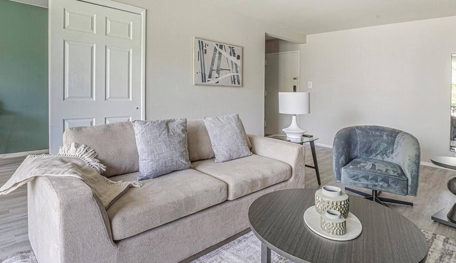 Landing | Stunning 1BD, Gym, Pool
