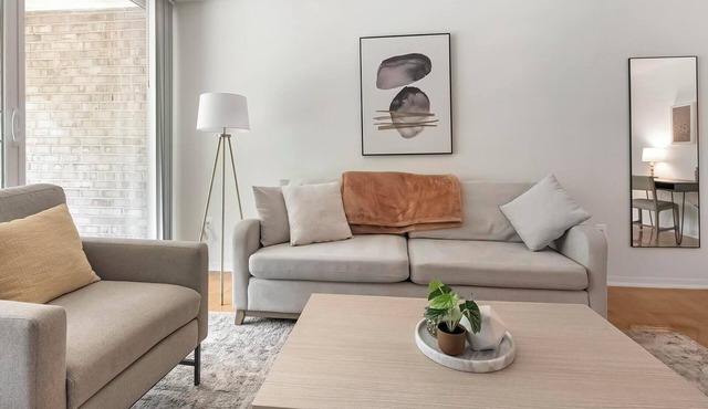 Landing | Stylish 1BD, Pool, Gym