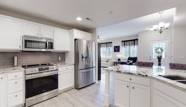 Lavish Tranquil No-Steps Oasis