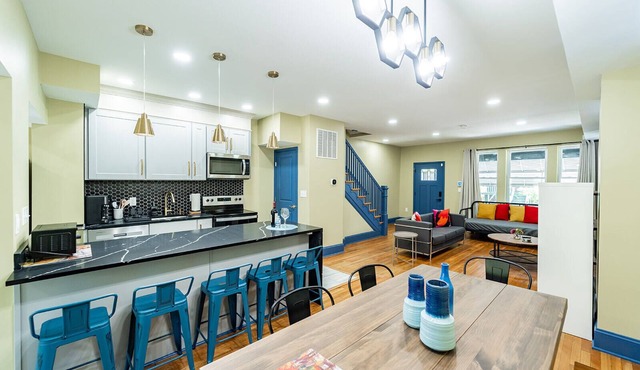 Lovely Large Modern 5BR 3.5BA DC Townhouse