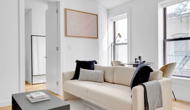 Lovely Little Italy 1BR w/W/D, walk to SoHo, by Blueground