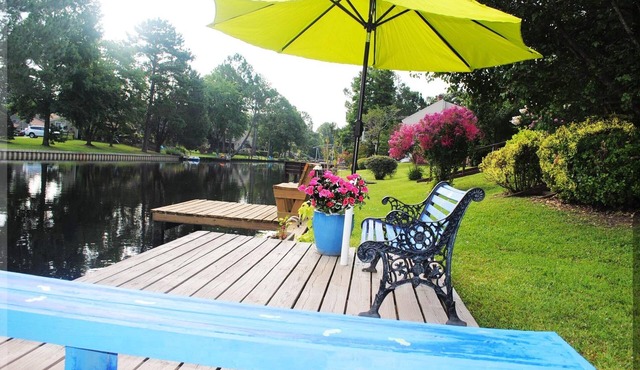 LOVELY WATERFRONT TOWNHOUSE WITH DOCK, KAYAK & PADDLE BOARD