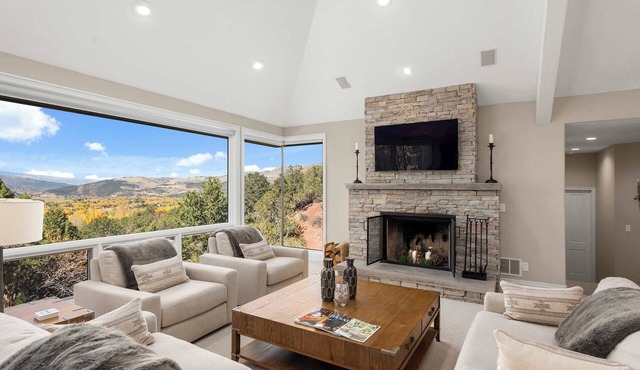 Luxurious Estate with Stunning Views