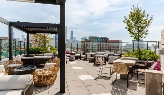 Luxury River West High-Rise N4 Gym+Rooftop+Skyline