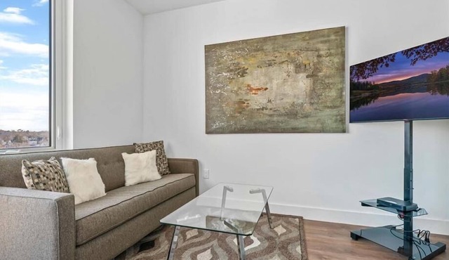 Luxury Studio Apartment | Downtown White Plains | Gym + Clubroom