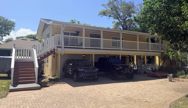 Magnolia Manor a 3-bedroom cottage in serene Daytona Beach with AC