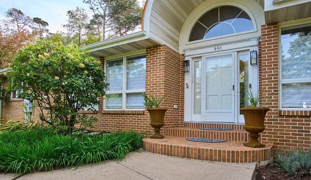 MAISON de BLUE et BLANC, Exquisite home close to town, campus, & Beaver Stadium