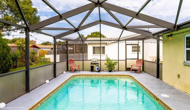 Marlin's Palm Oasis - Beach House, Amazing Pool, BBQ Area