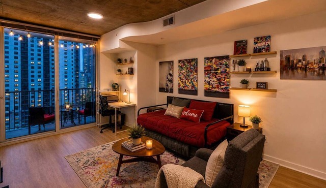 Midtown Atlanta 1BR Skyline Balcony Corner Condo by Piedmont Park | Luxe Pad