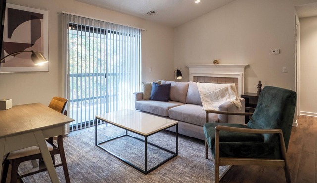 Modern Apartment in Prime Location (ID6628X58)