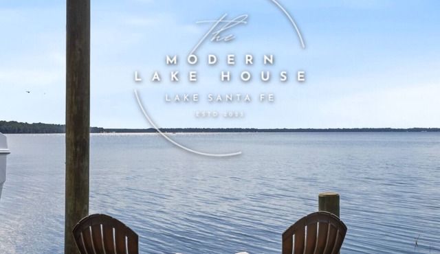Modern LAKE HOUSE on Lake Santa Fe near Gville/UF