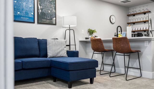 Modern Private Suite | Walk to Rail + Broncos