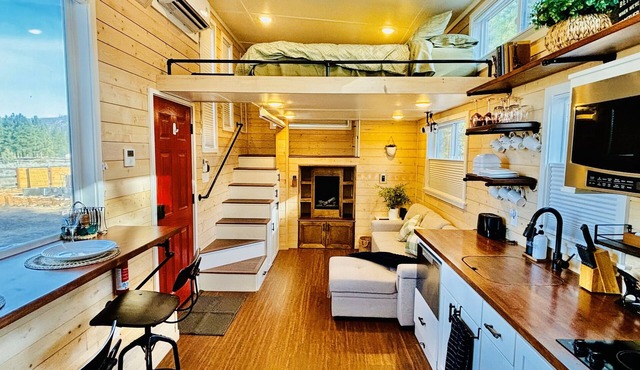 Modern Tiny Home near Lassen with WiFi and AC