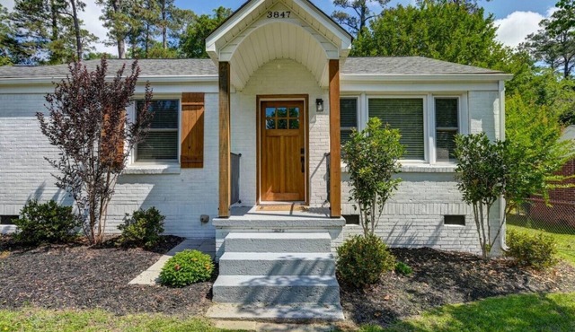 Montgomery Rosewood Escape | Near USC