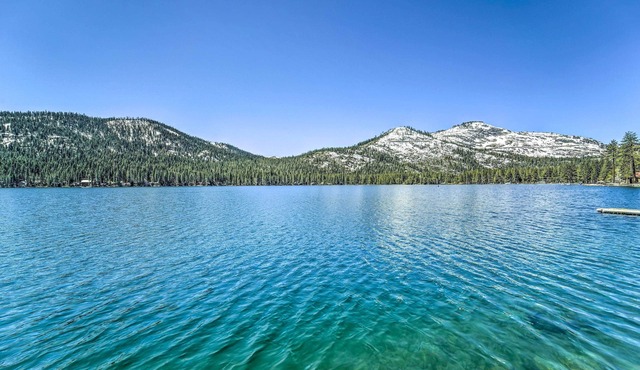 Near Lake: Cabin w/Fire Pit & Grill in Truckee!