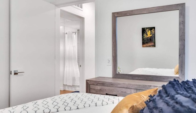 New, Centrally Located, 1B1B Apt, Lots of Amenities!