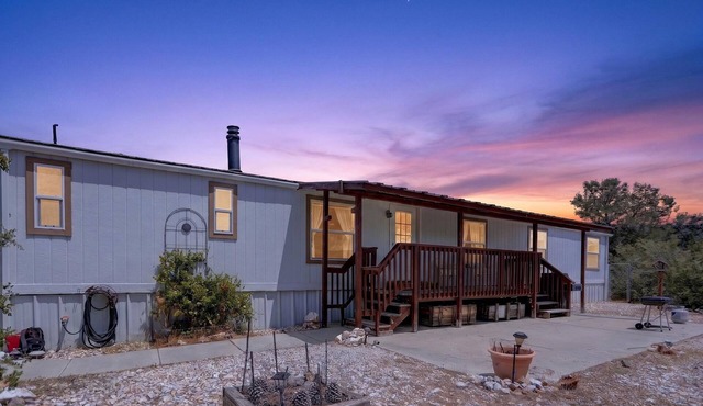 NEW! Tehachapi 12-Guest Group Escape