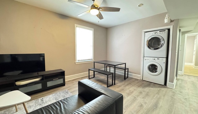 NICE 2-Bedroom APT Near transportation